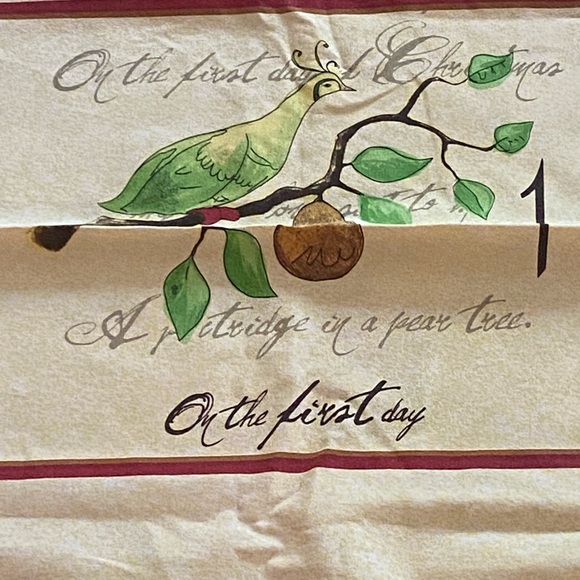 Williams Sonoma 12 days of Christmas tablecloth 72 x 82 inches cream red - Picture 8 of 8